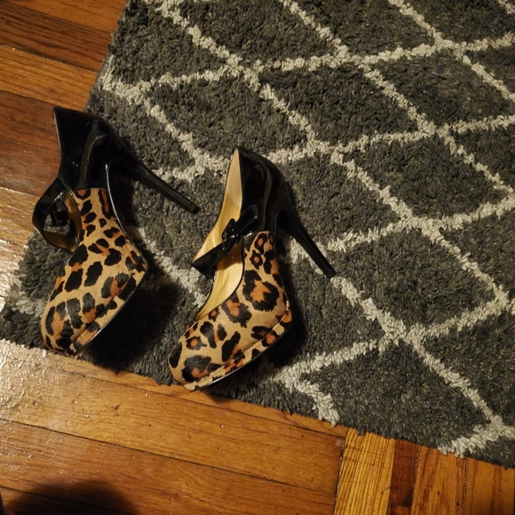 shoes - Picture 2 of 3